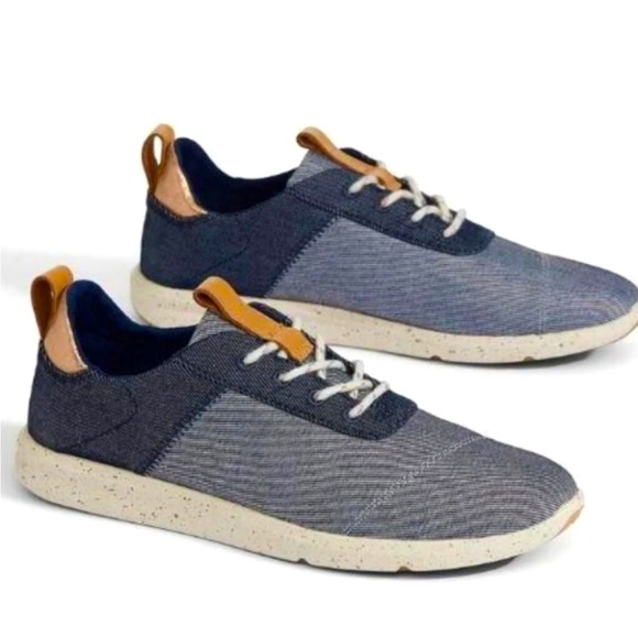 Toms Shoes - Excellent Condition! Tom’s Cabrillo Navy Denim sneakers 10